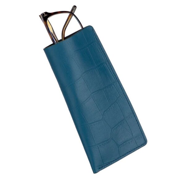Minimalist Calfskin Eyewear Case – Alligator Grain Finish Cadet Blue - Picture 1 of 3